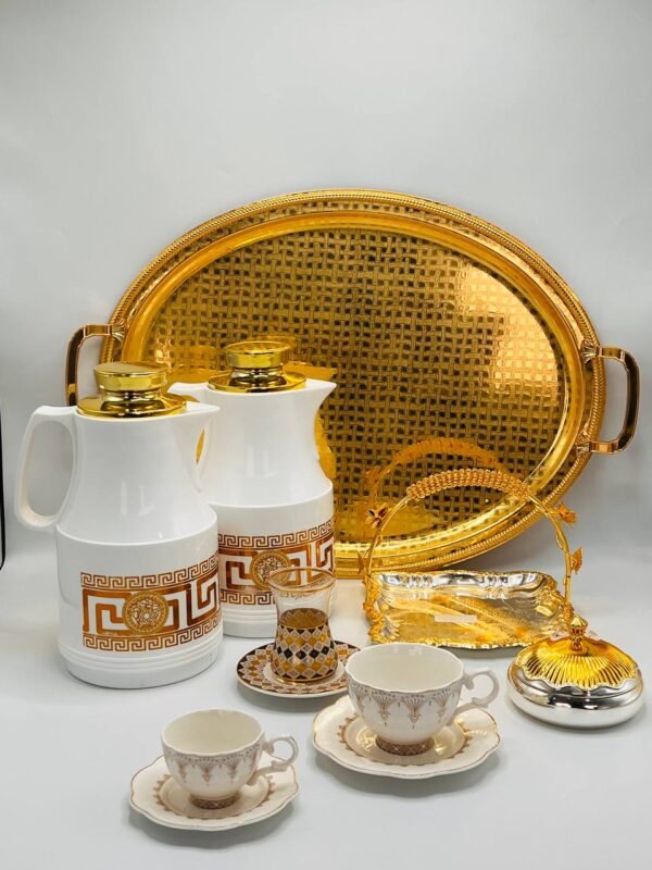 ☕✨ طقم ضيافة فاخر باللون الذهبي ✨☕